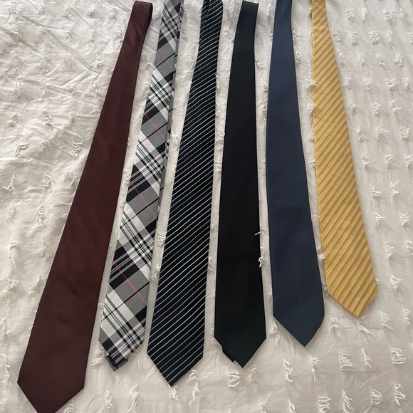 EUC Bundle of Ties. Calvin Klein, BCBG, Nicola Ferri and more. - Picture 2 of 4